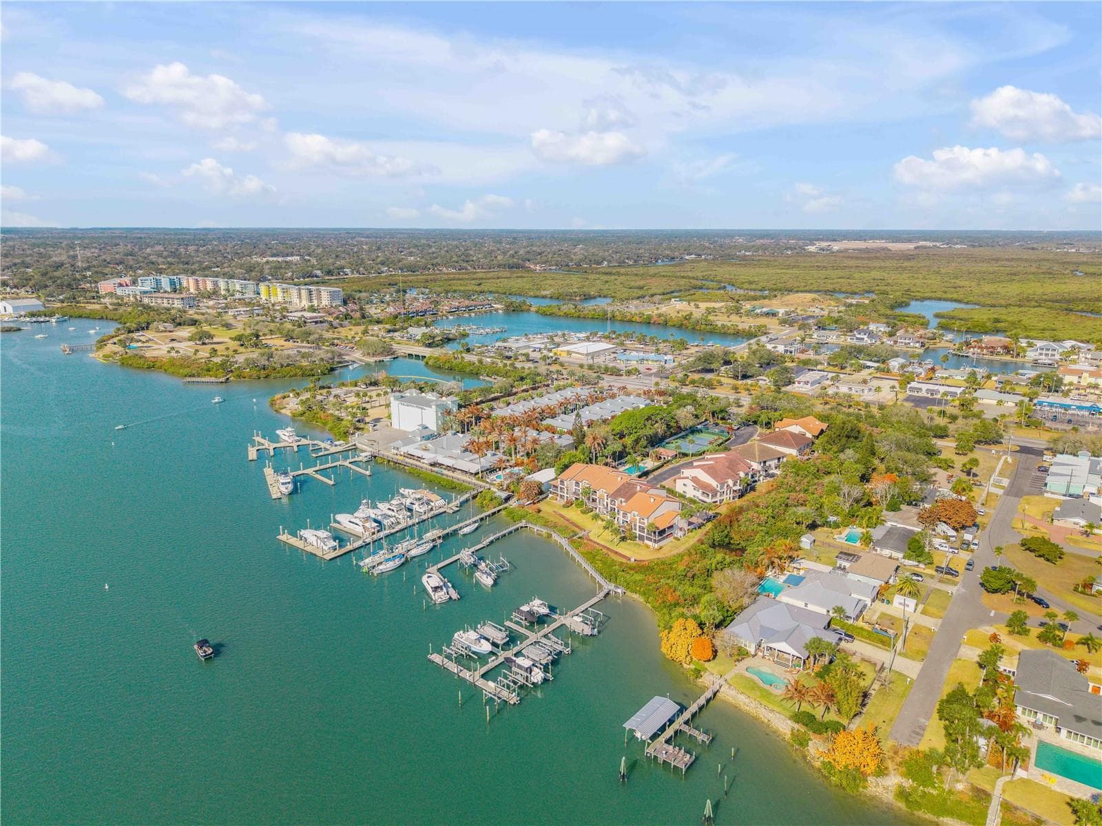 135 Marina Bay Drive photo 03
