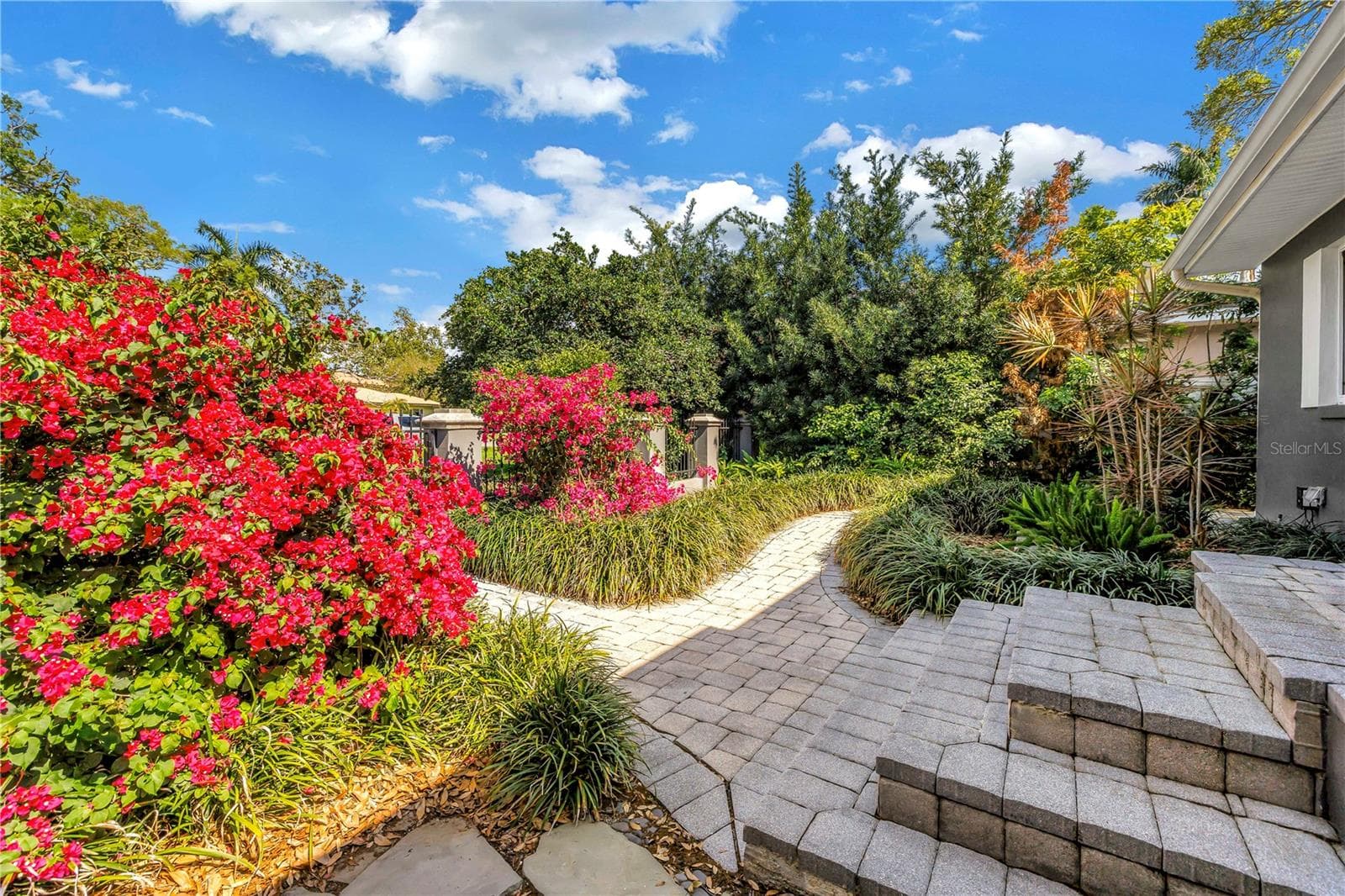 209 Bandera Way NE photo 06