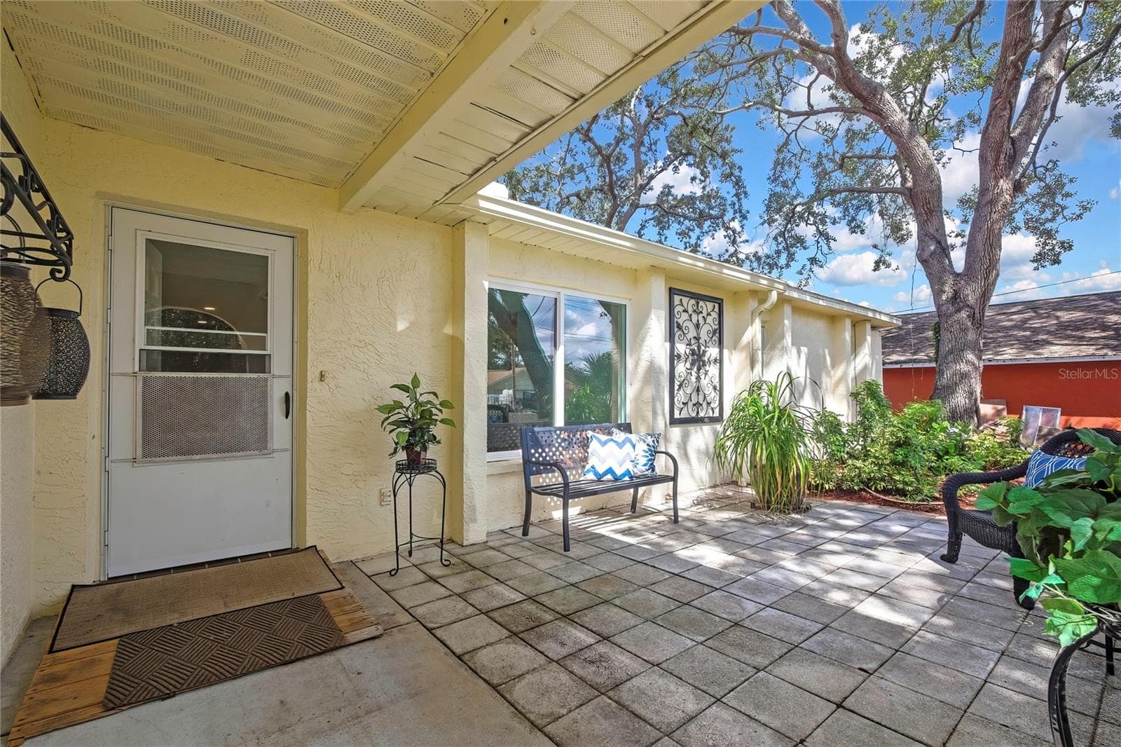 1185 Macfarlane Avenue photo 03