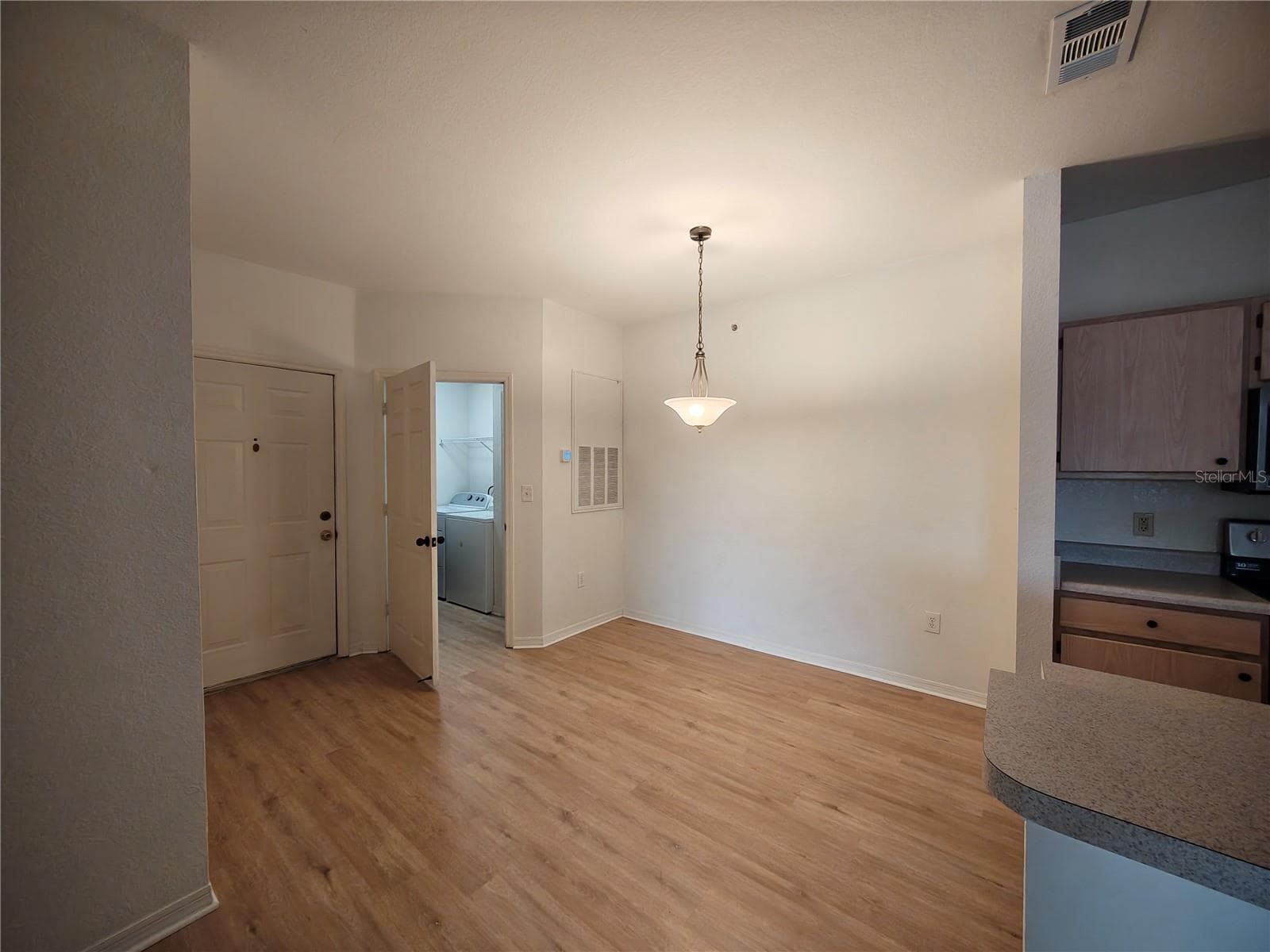 5471 Vineland Road 7308 photo 04