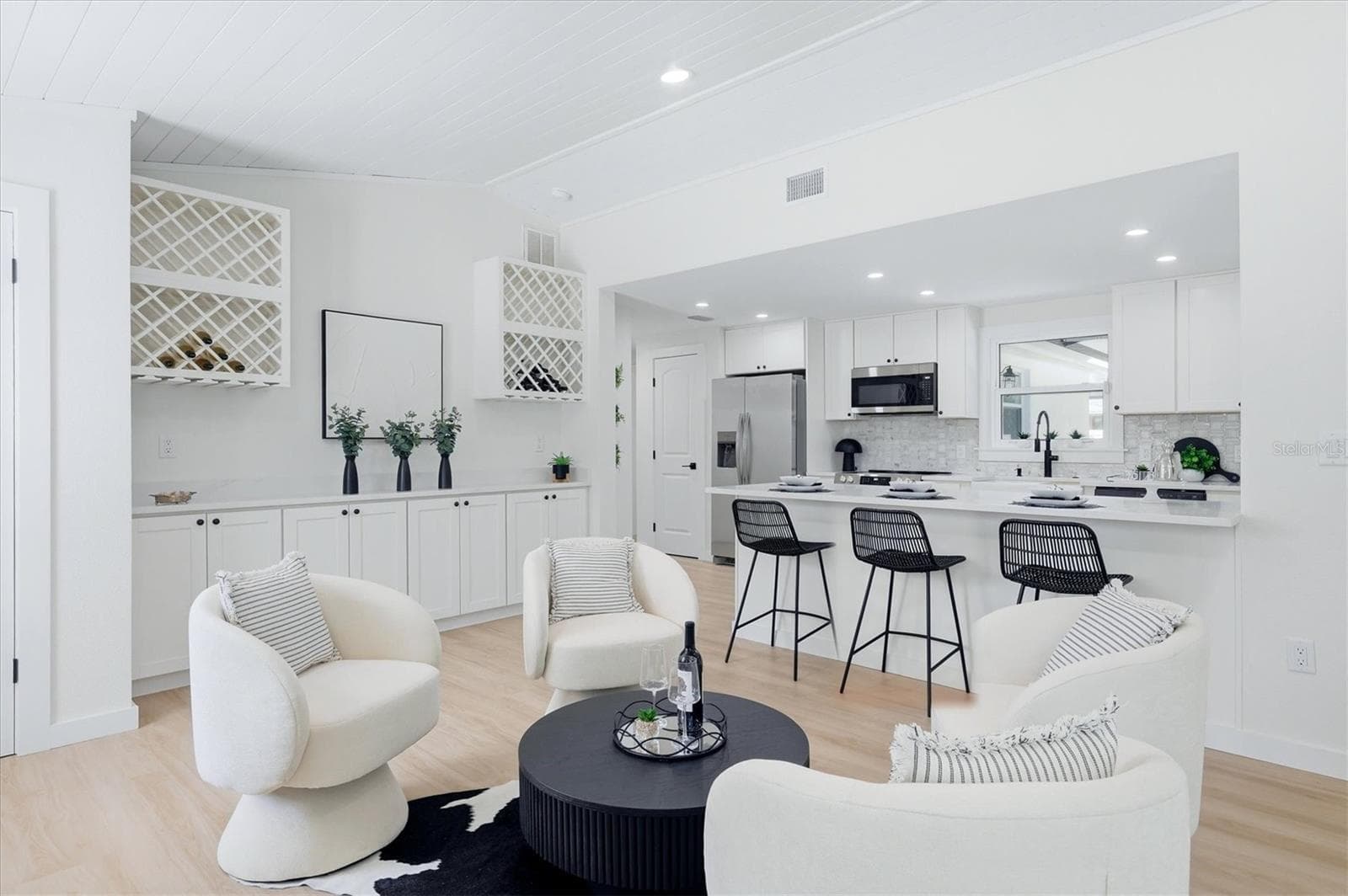 512 Sante Joseph Street photo 04