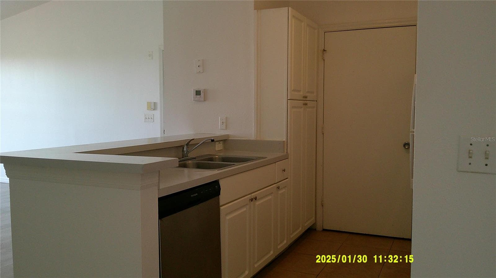 5548 Metrowest Boulevard 306 photo 04