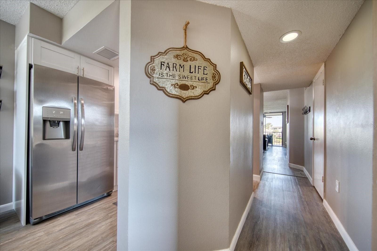 1324 Pasadena Avenue S 201 photo 04