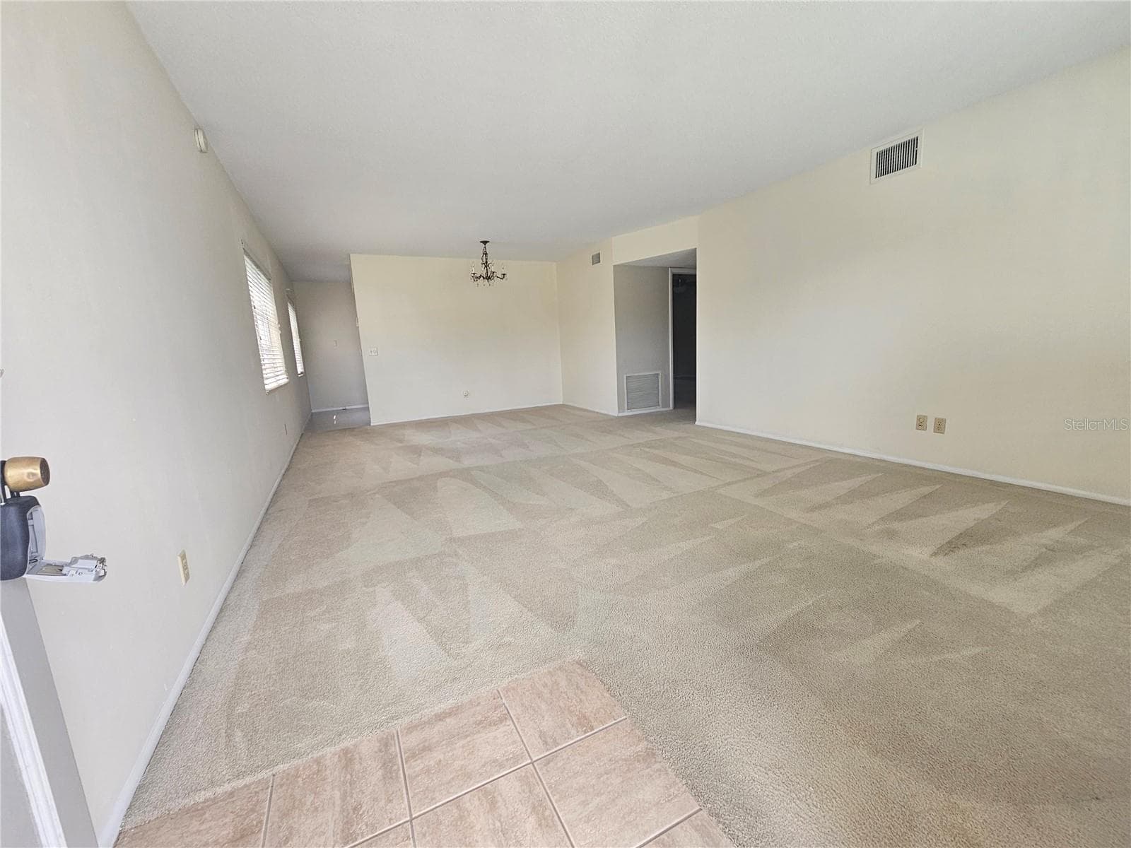 2070 World Parkway Boulevard 22 photo 05