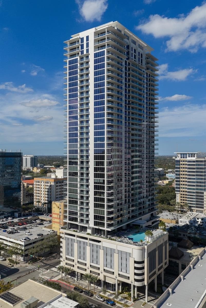 275 1st Avenue S 3501