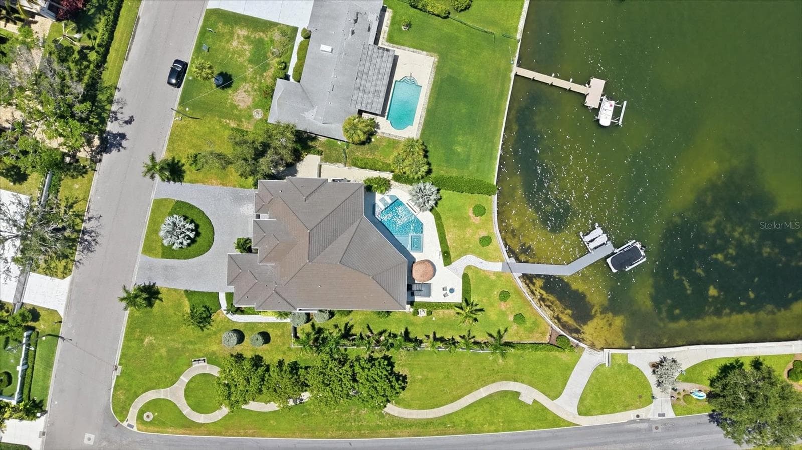 387 S Shore Drive photo 02