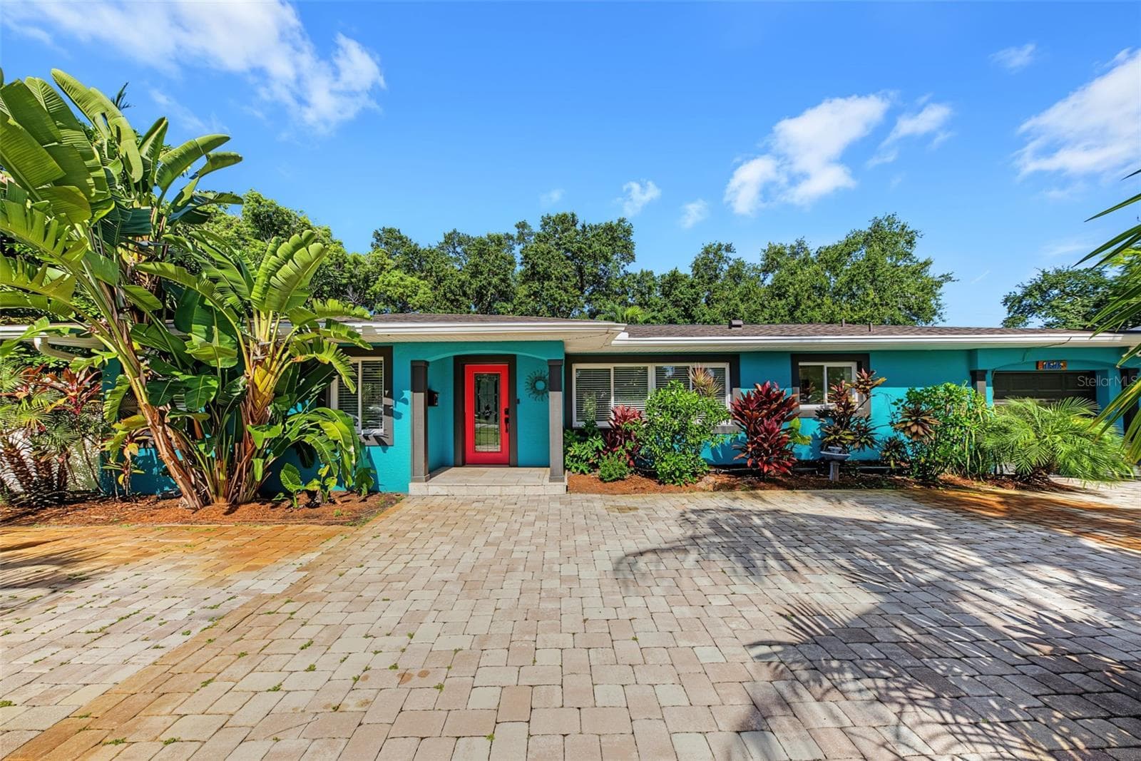 1616 Indian Rocks Road photo 02