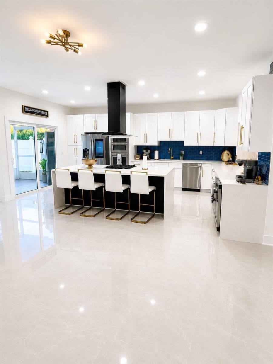 452 Bath Club Boulevard N photo 05