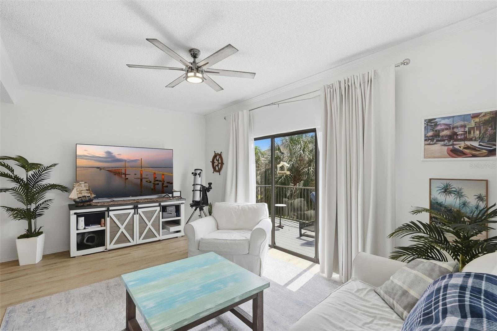 325 Island Way 101 photo 05