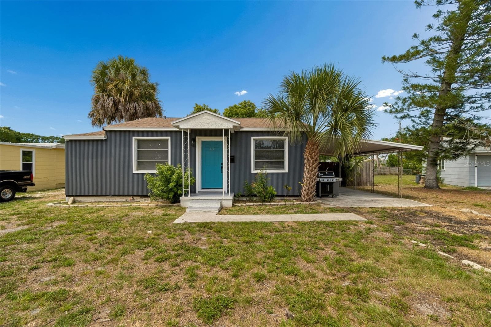 517 Hampton Avenue NE