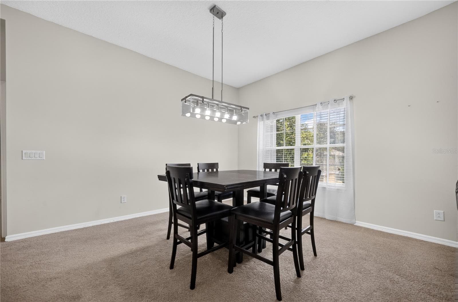 380 Ashley Brooke Court C photo 04