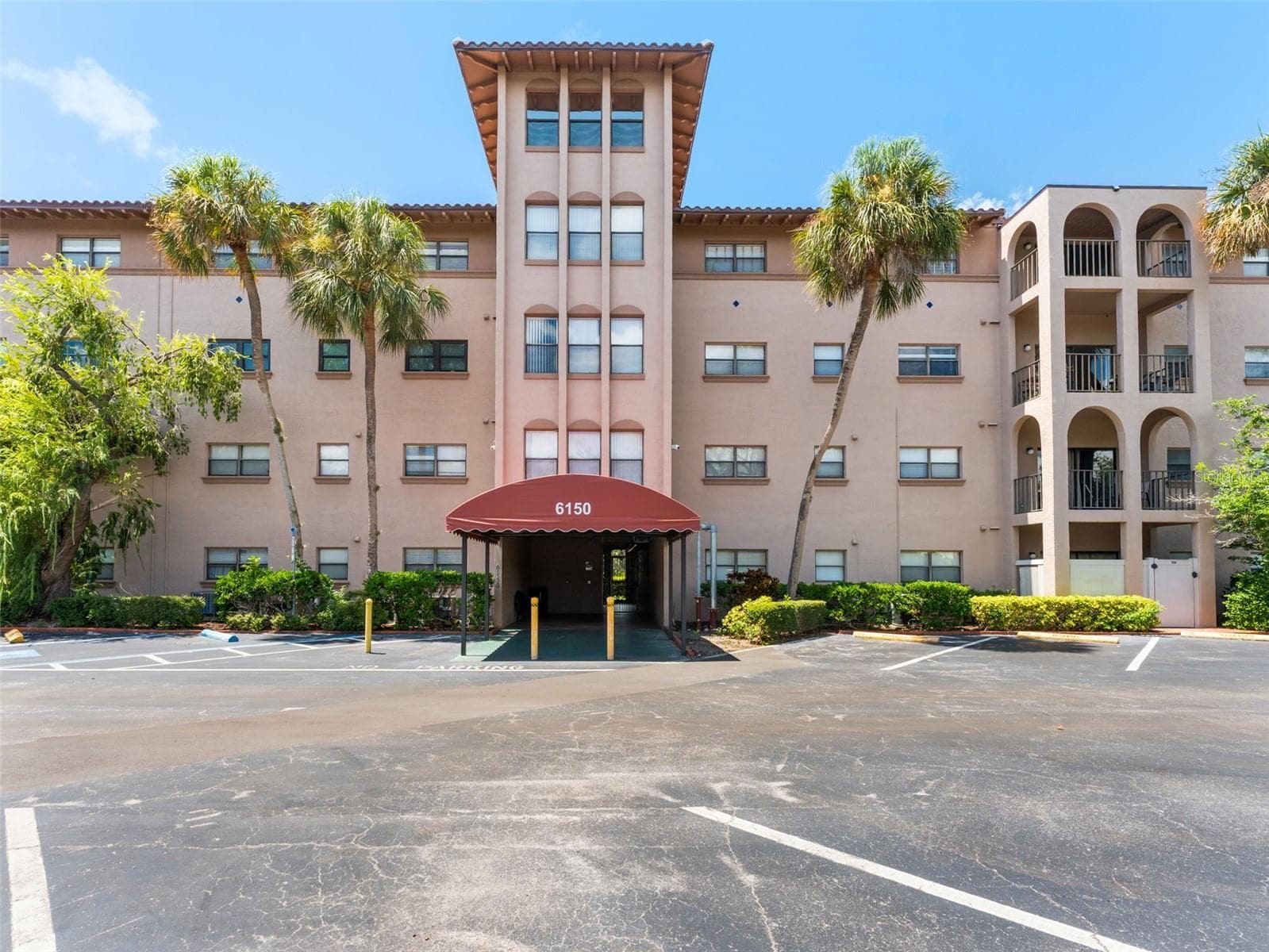 6150 Gulfport Blvd 404 photo 03