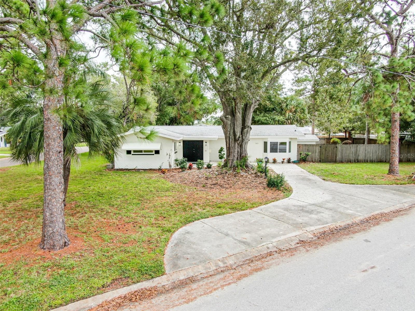 5625 Atlantic Avenue N photo 02