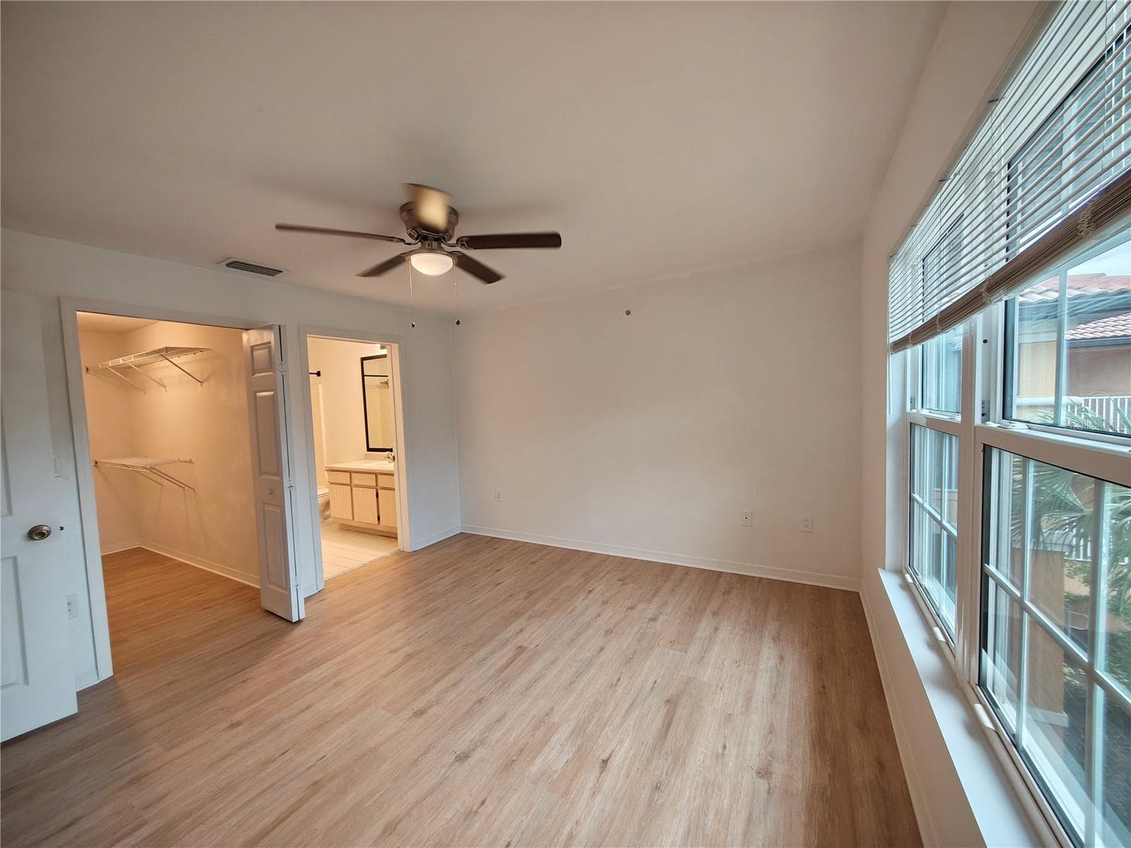 5471 Vineland Road 7308 photo 07