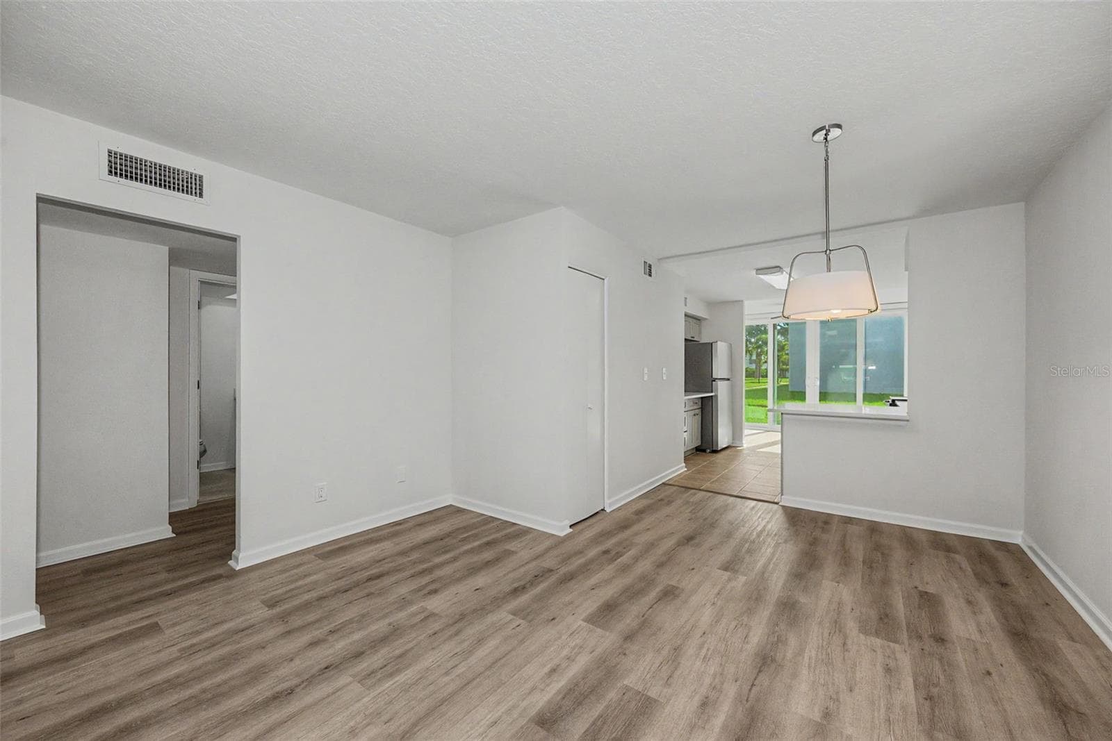 4715 Bay Street NE 127 photo 03