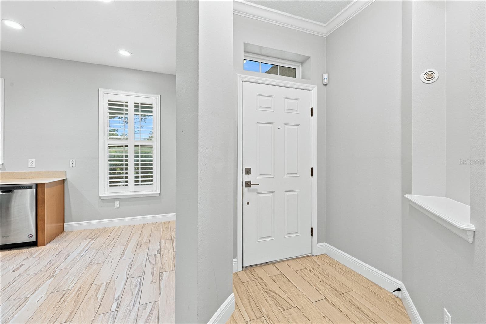 6820 Thornhill Circle photo 06