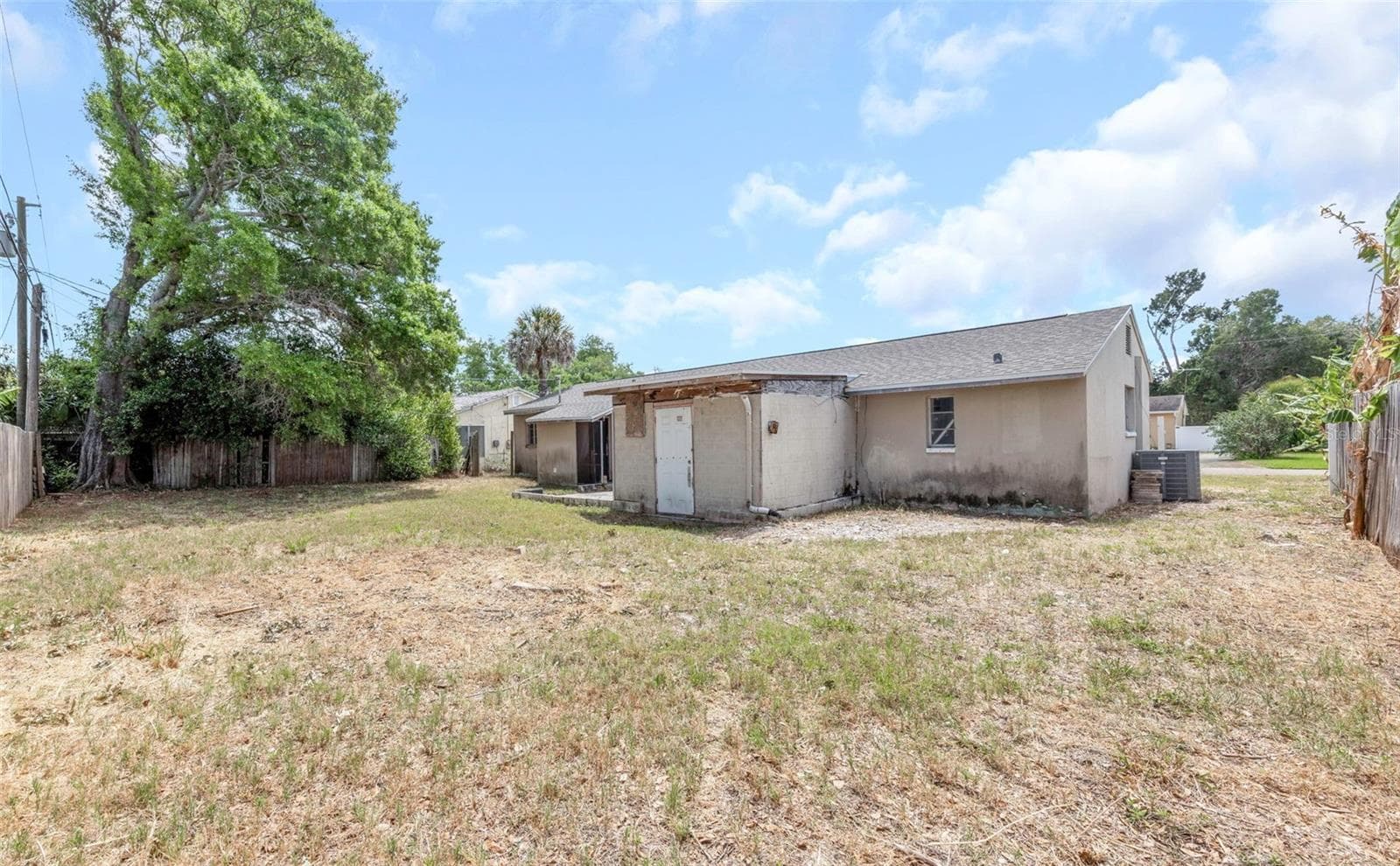6235 Hampton Drive N photo 02