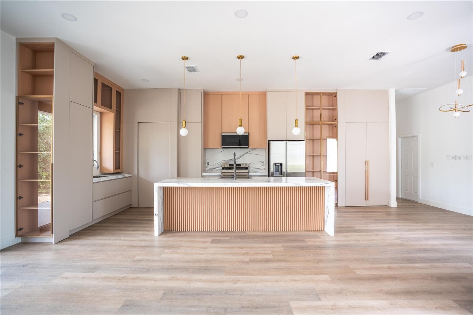 13 Nemesia Court E photo 04