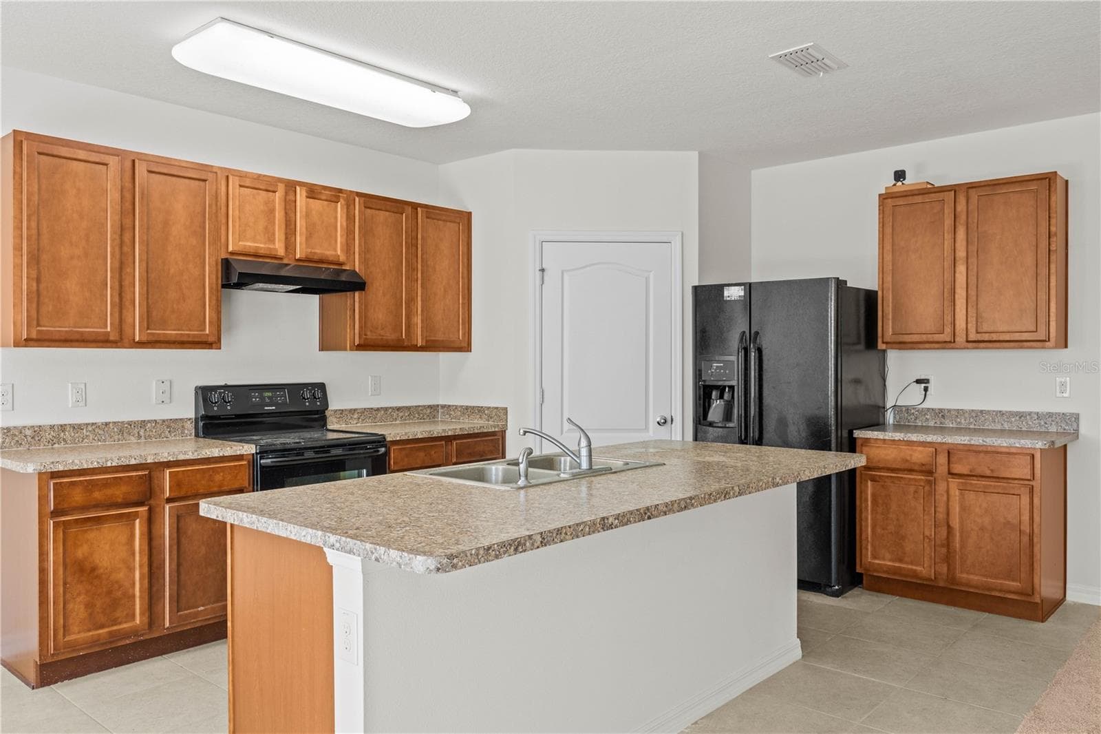 817 Sheen Circle photo 03