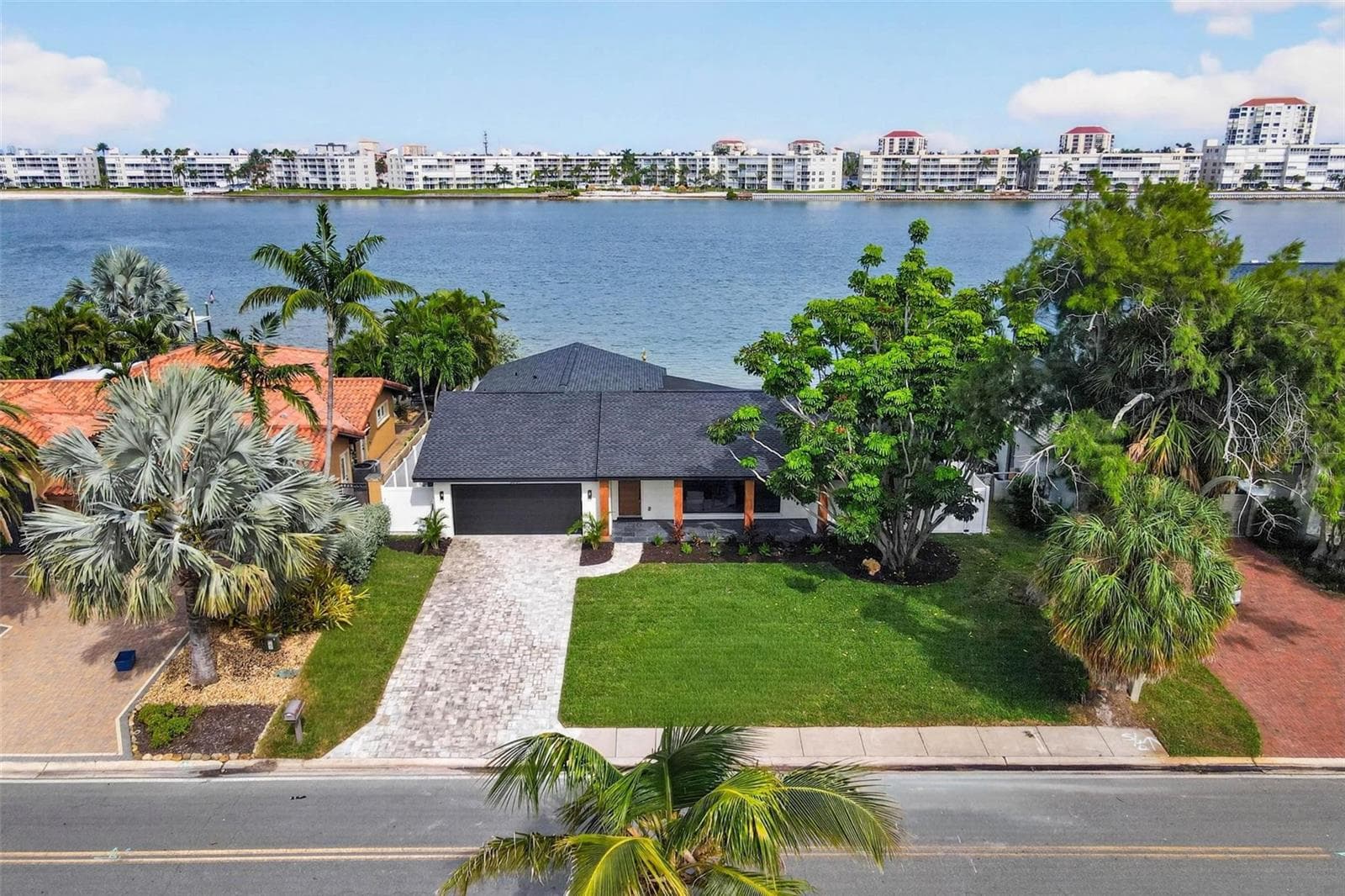 3031 E Vina Del Mar Boulevard photo 05