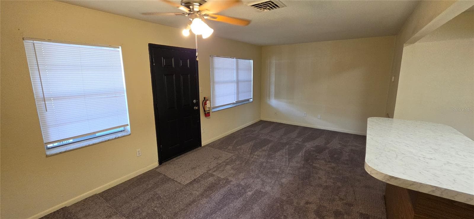 131 Avenue B NE photo 03