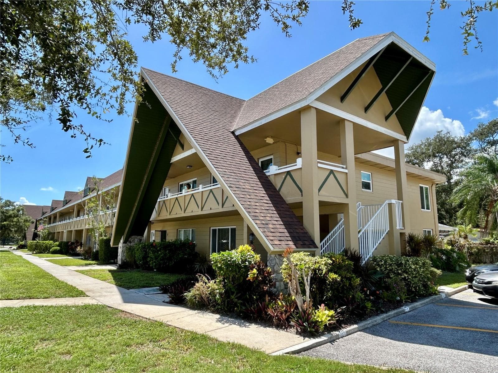 2000 World Parkway Boulevard 12