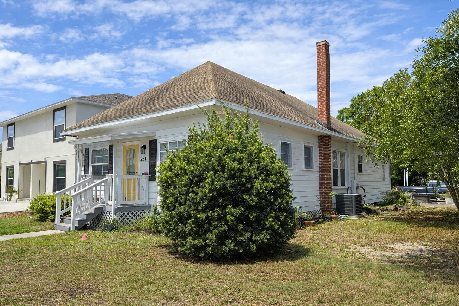 231 Avenue A NE photo 03