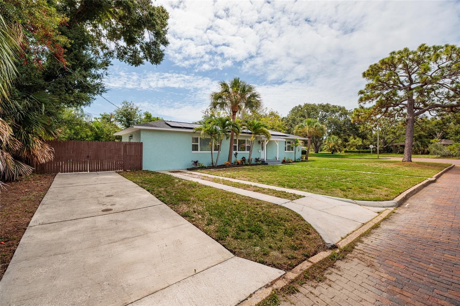 801 61st Street N photo 02