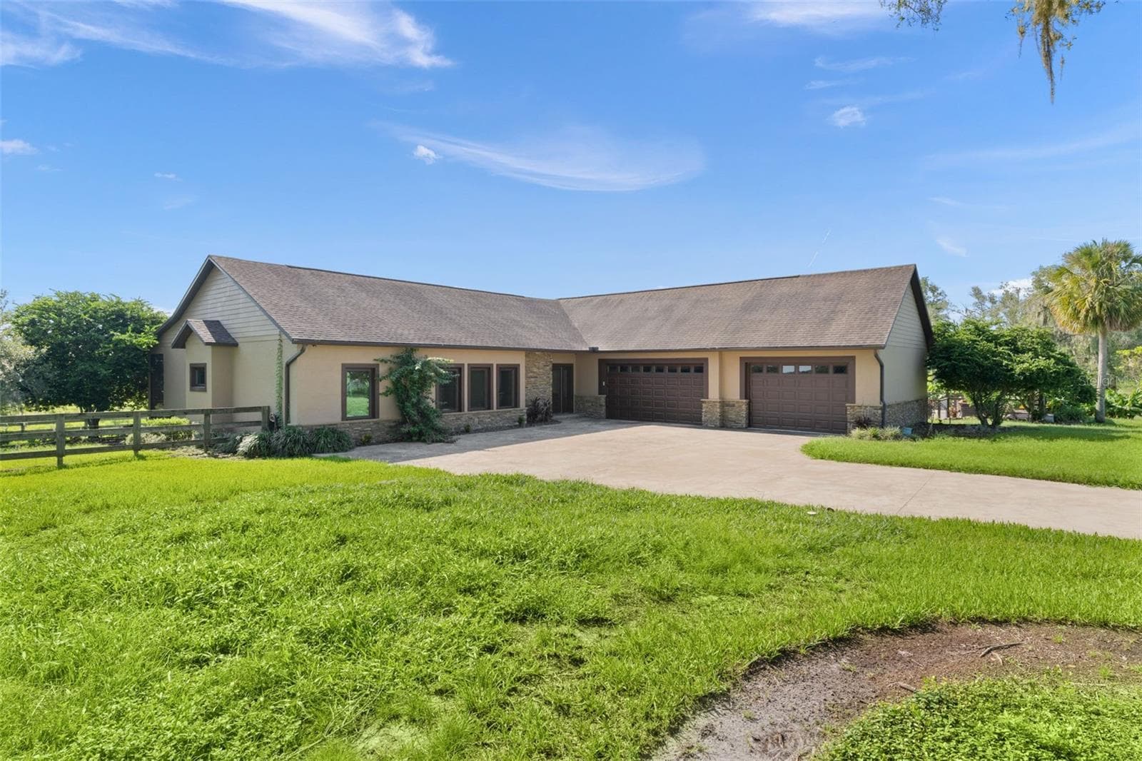 16215 Douglas Road photo 02