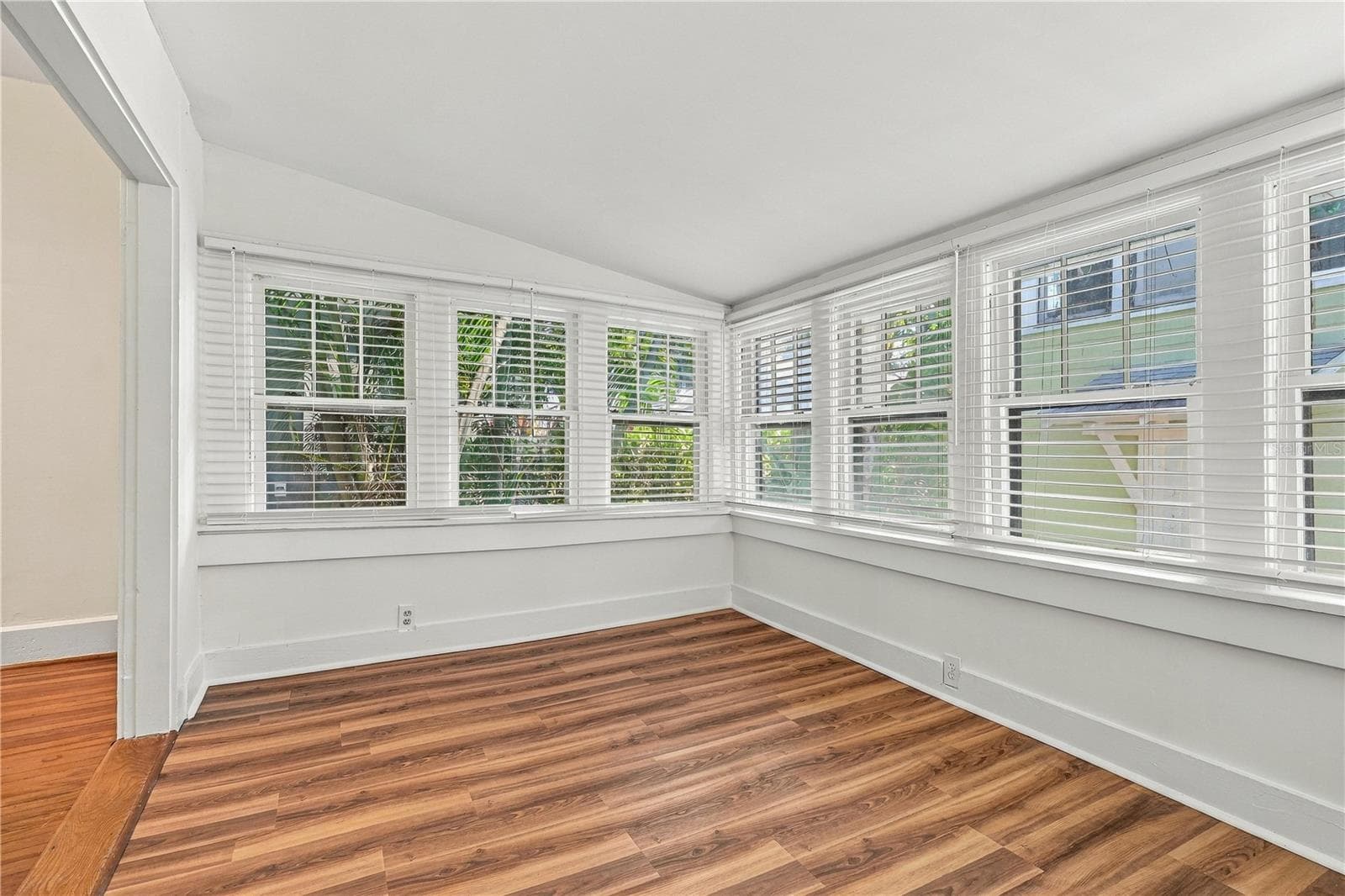 146 13th Avenue NE photo 05