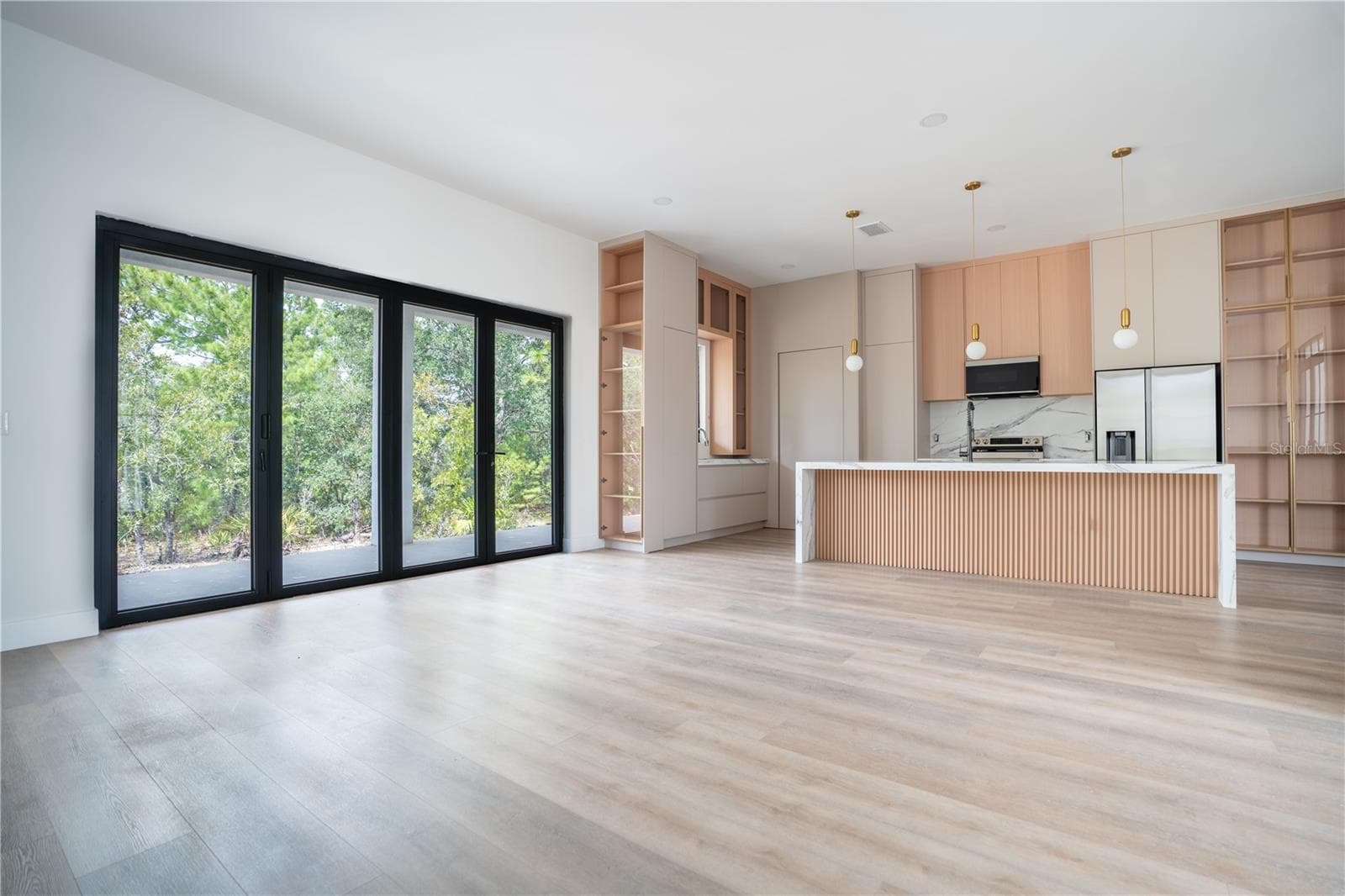 13 Nemesia Court E photo 06