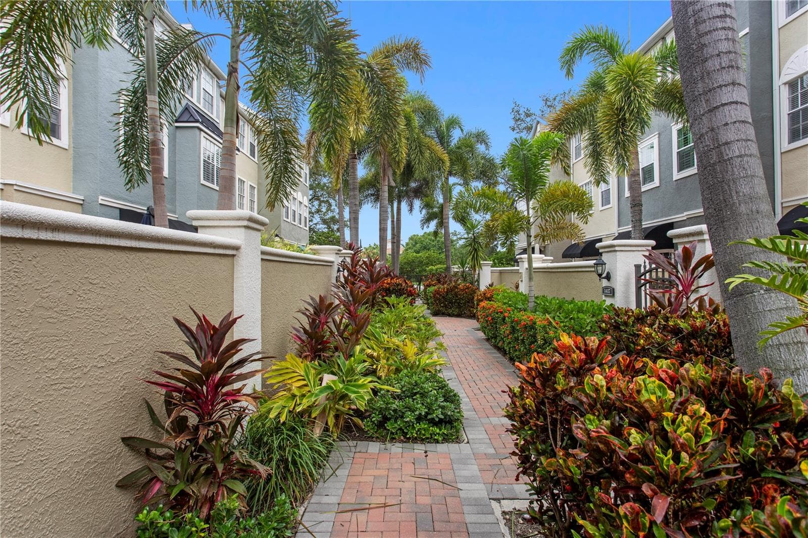 1425 Harbour Walk Road photo 05