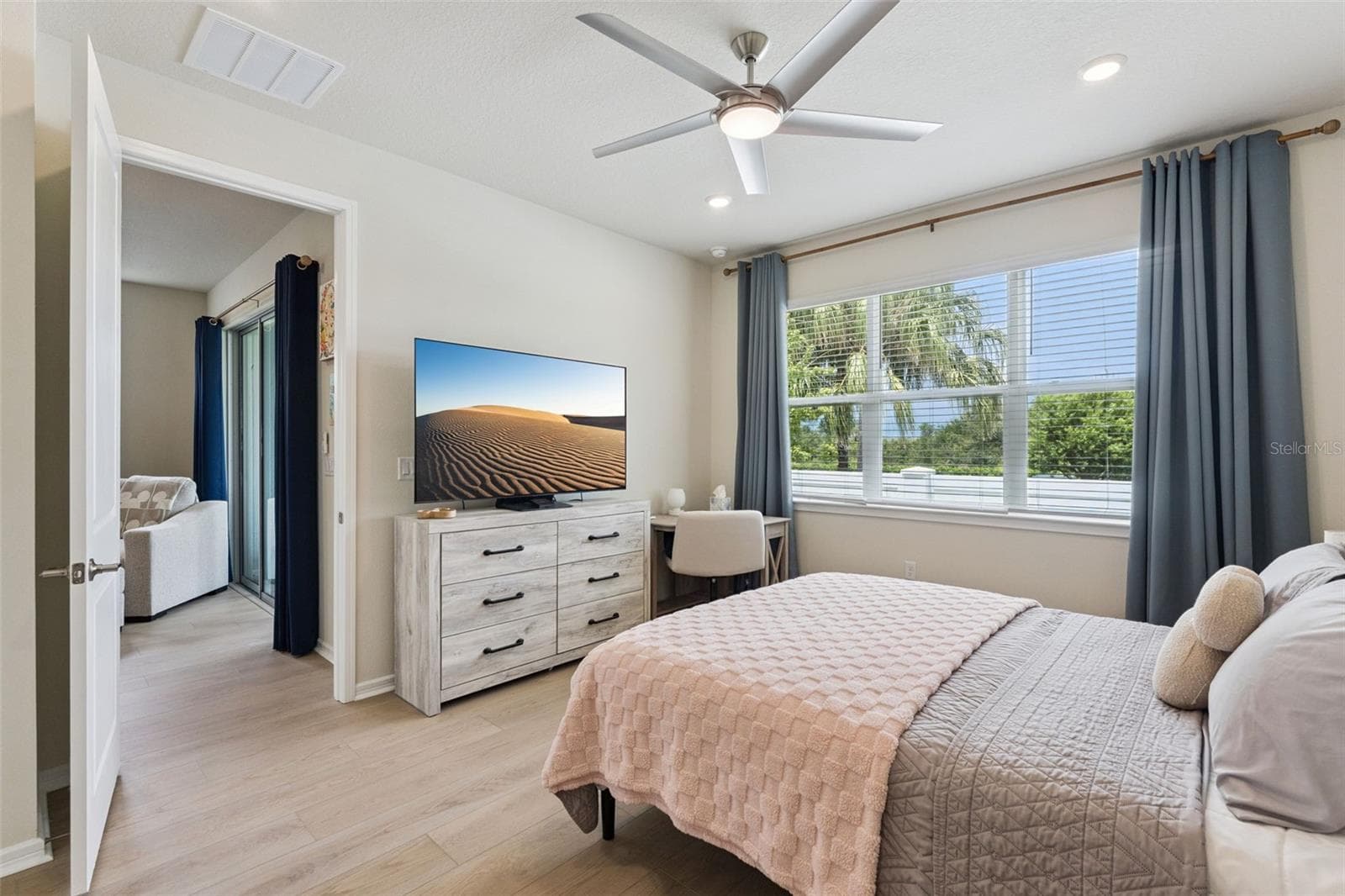 15819 Gem View Street photo 03