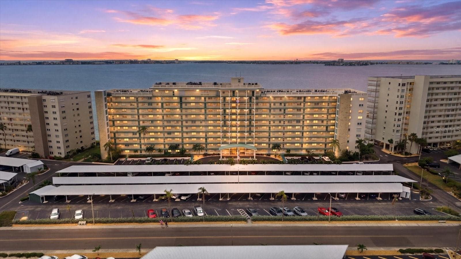 6020 Shore Boulevard S 1002