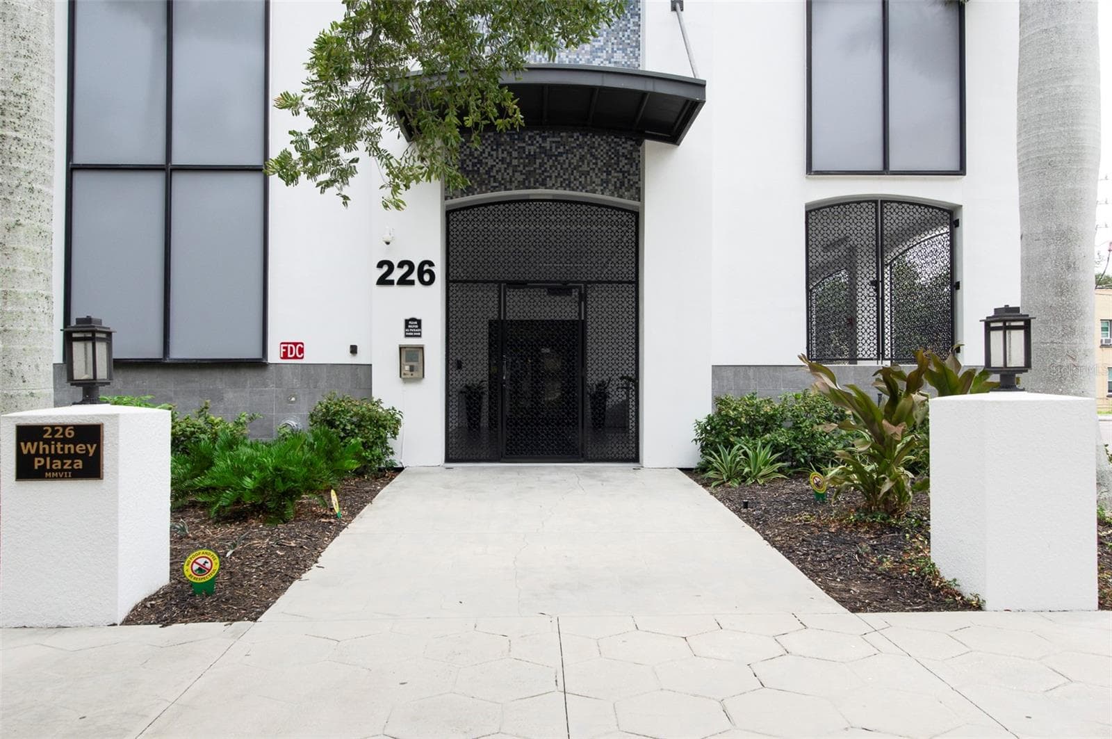 226 5th Avenue N M02