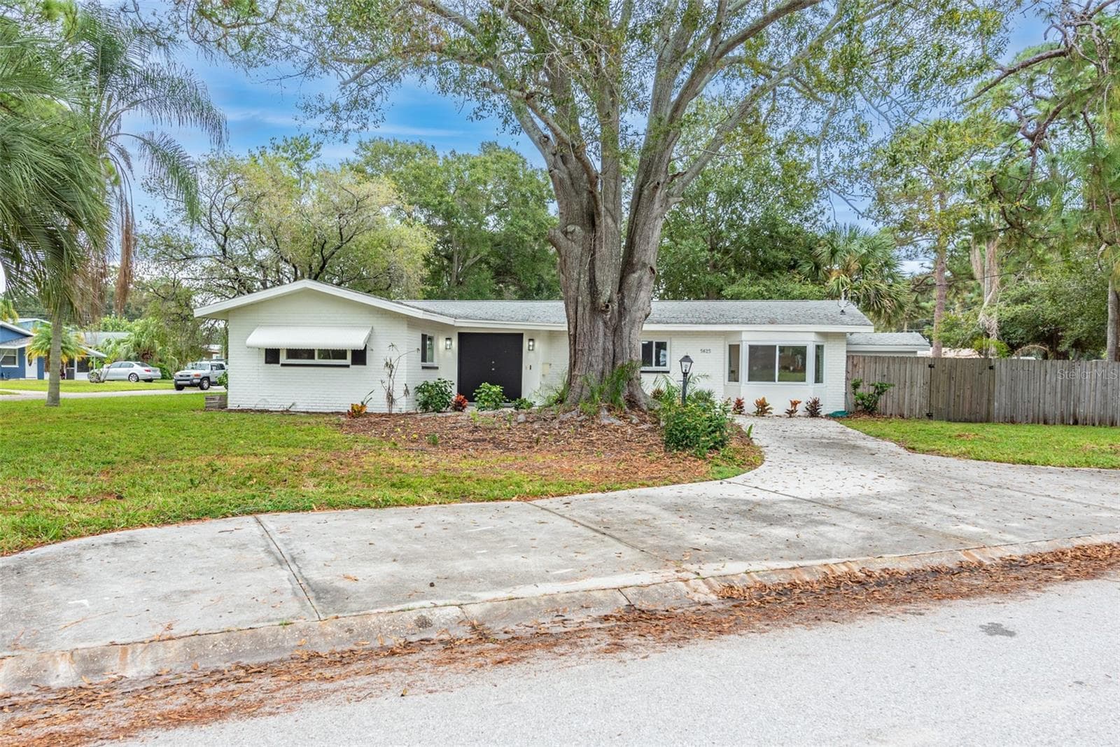 5625 Atlantic Avenue N photo 03