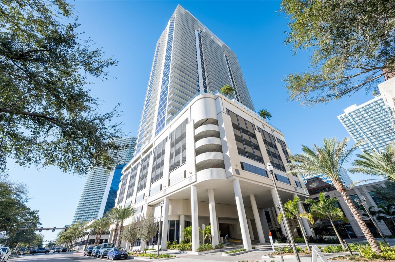 275 1st Avenue South 2208