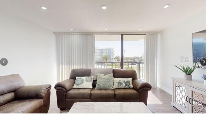 400 Island Way 210 photo 04