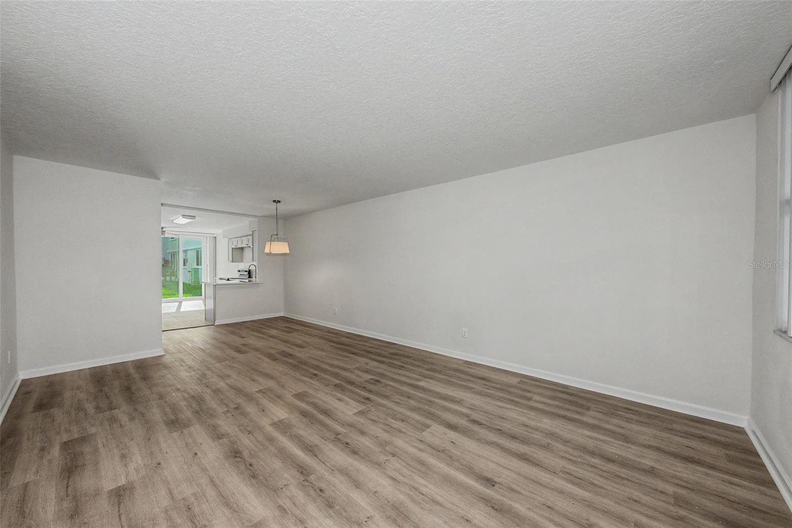 4715 Bay Street NE 127 photo 02
