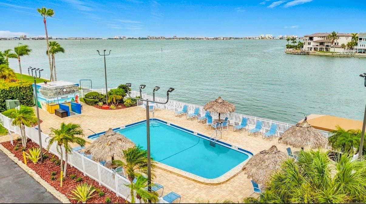 6025 Shore Boulevard S 106