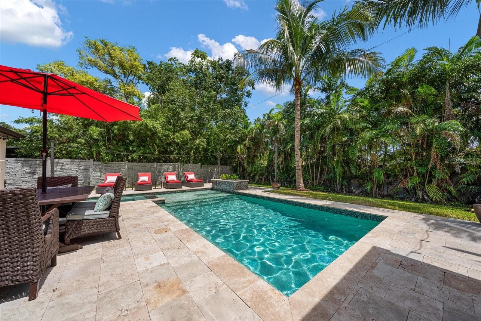1621 Indian Rocks Road photo 03