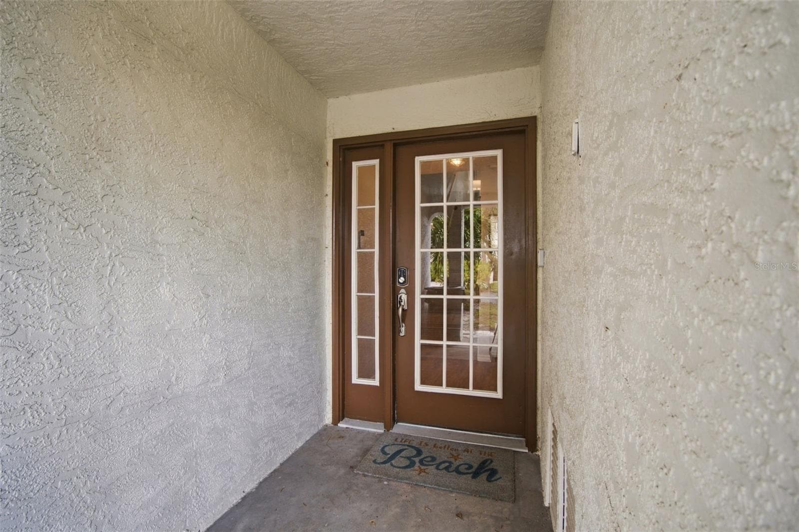405 Madeira Circle photo 03