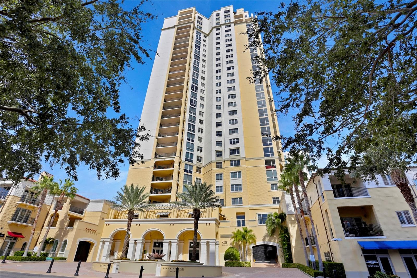 300 Beach Drive NE 1201
