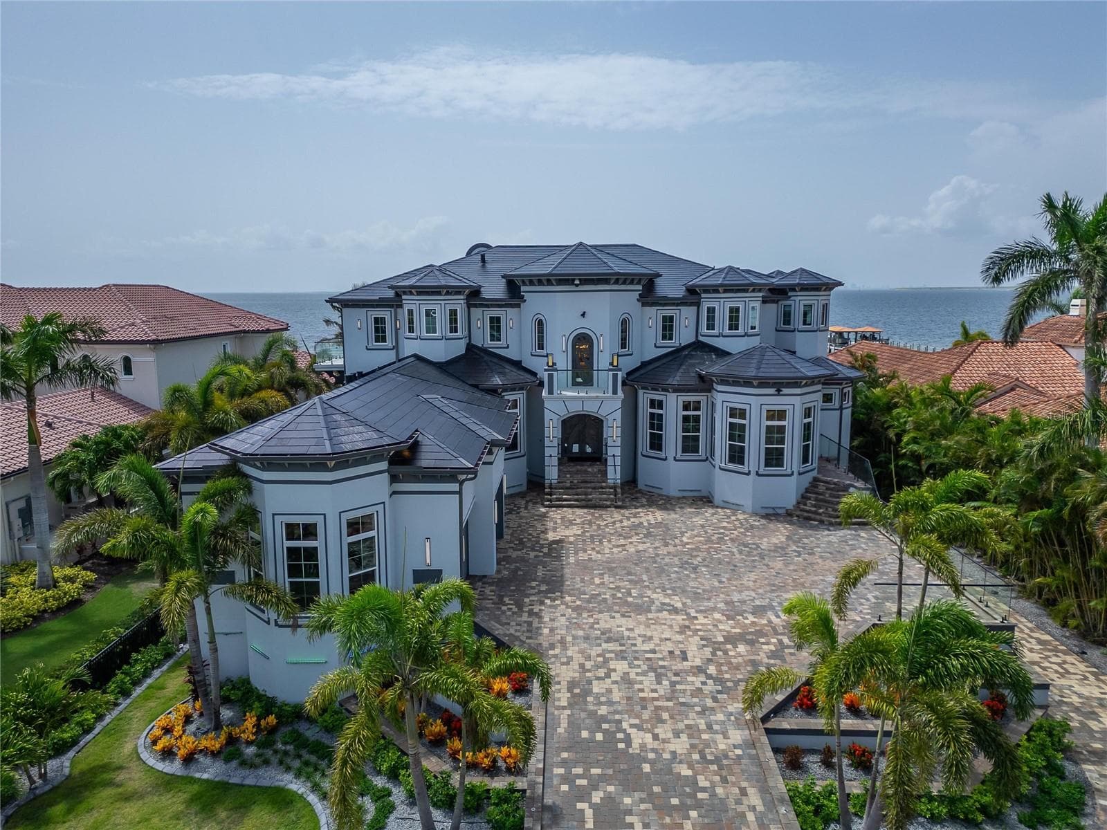 6526 Surfside Boulevard
