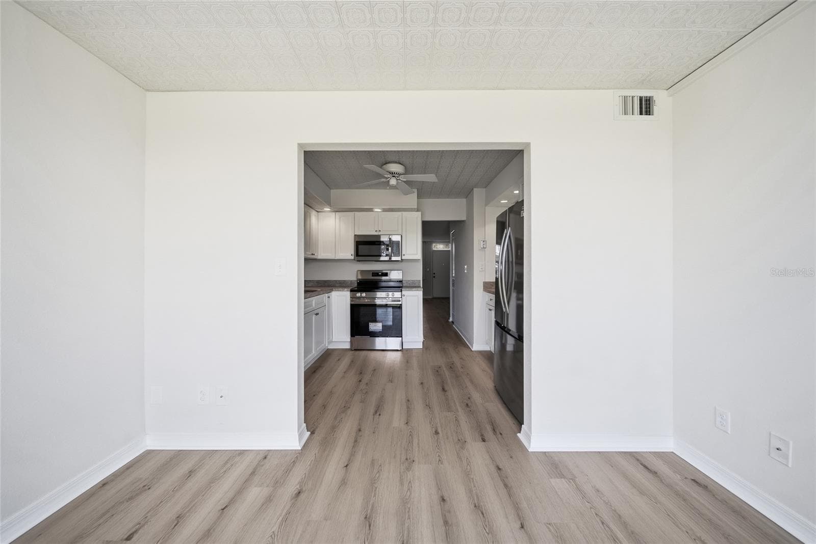 4895 Bay Street NE 101 photo 07