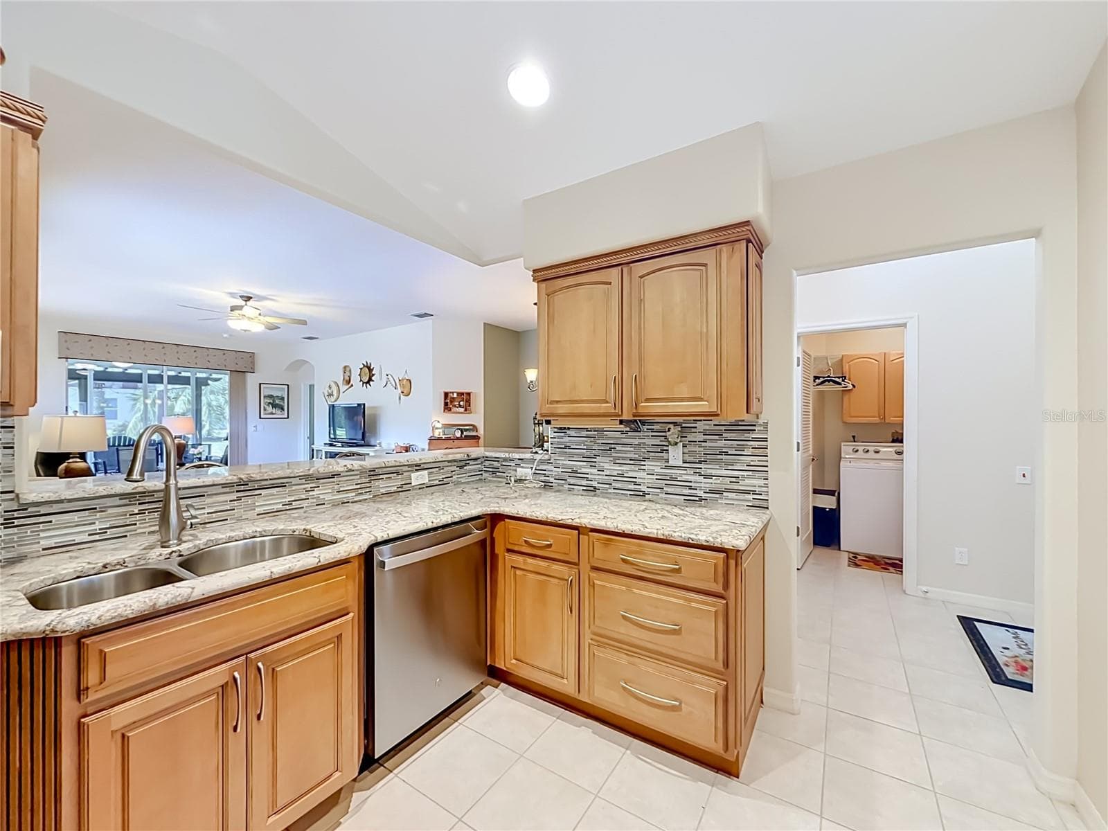 5401 Aurora Drive photo 07