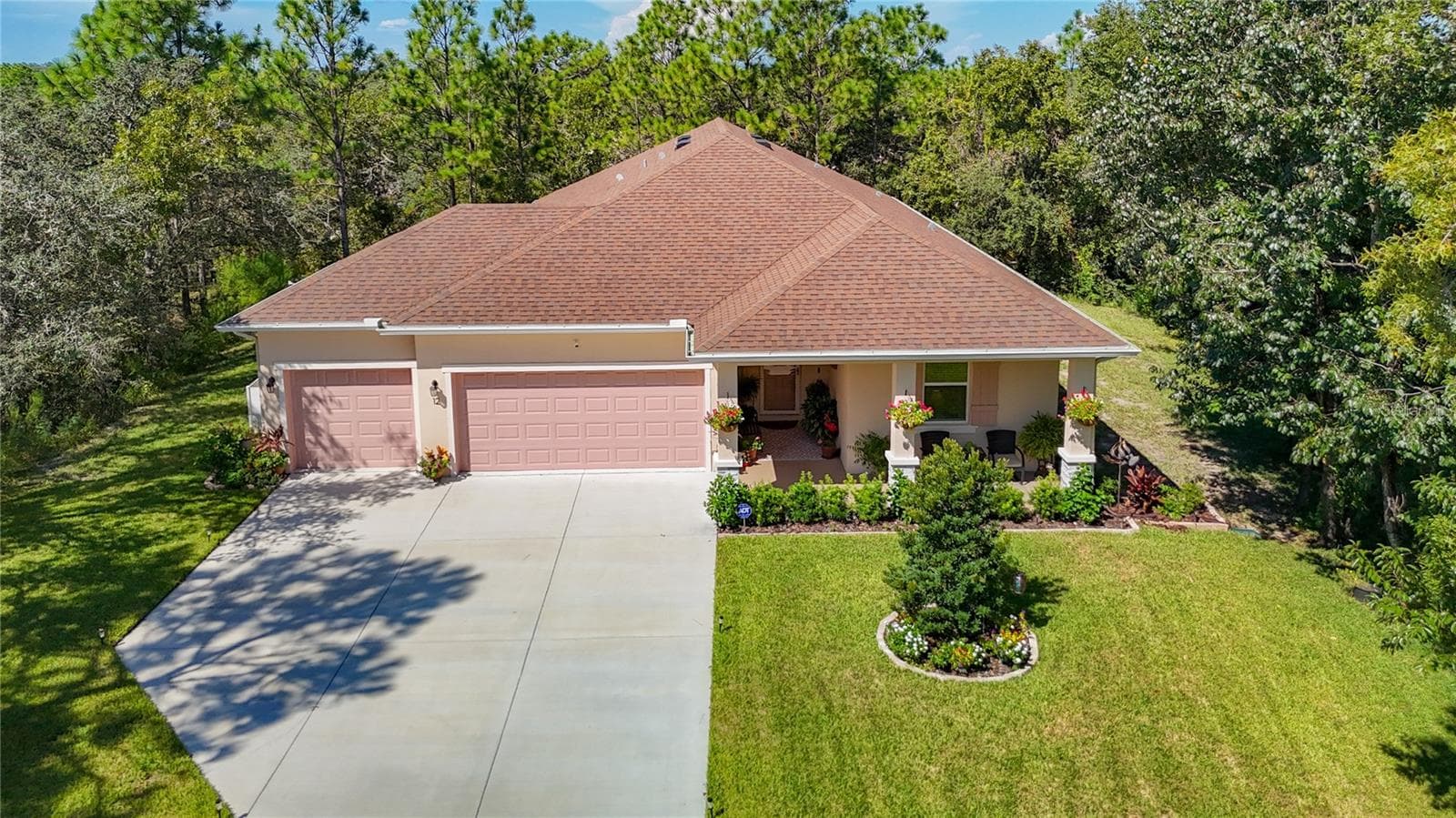 12 Dahlia Court S photo 02