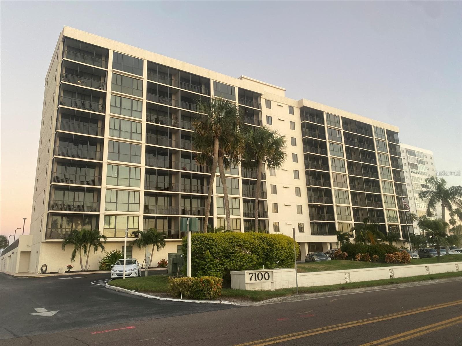 7100 Sunshine Skyway Lane S 906