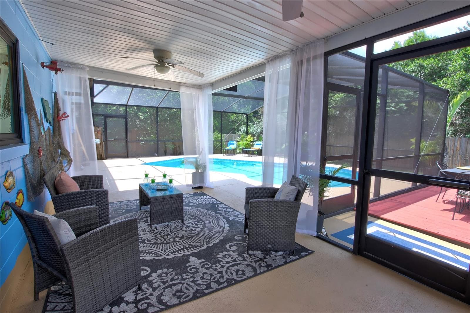 916 Mentmore Circle photo 03