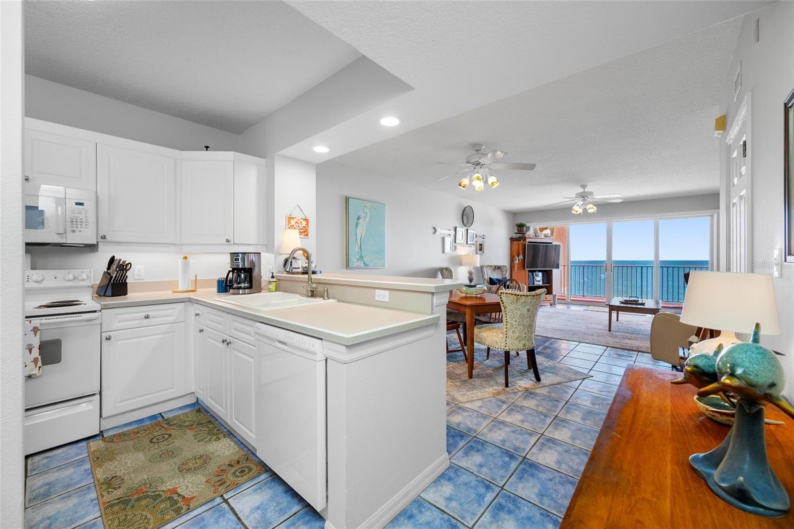 16550 Gulf Boulevard 645 photo 07